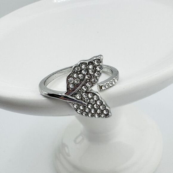 Vintage Whale Dolphin Mermaid Tail Rhinestone Ring Marine-Inspired Glam Retro - Picture 2 of 10